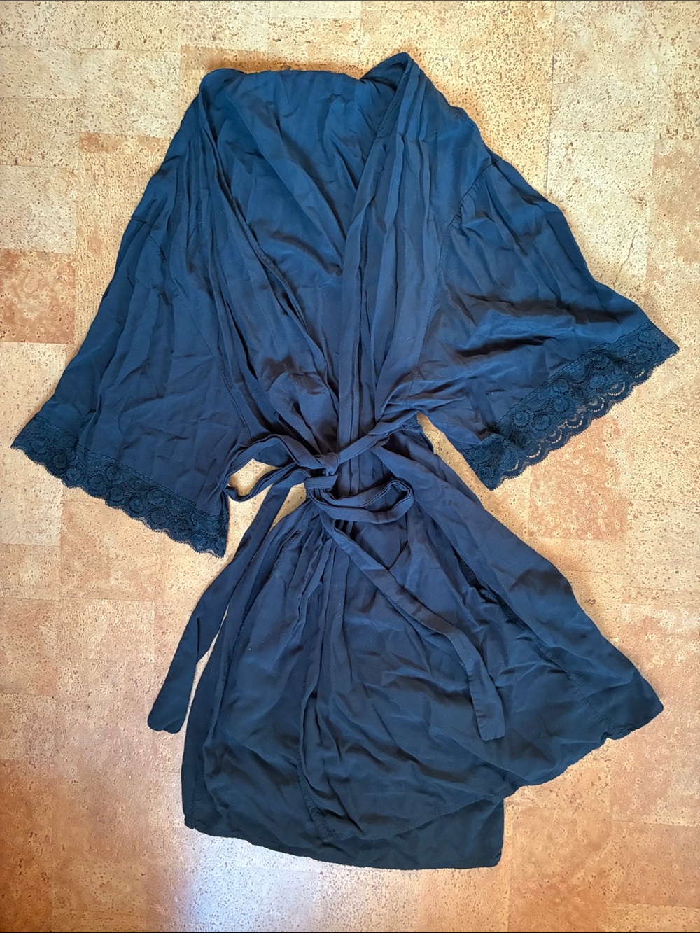 Indigo Black Lace-Trim Short Kimono Robe